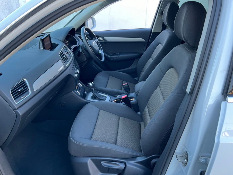 アウディ Q3 中古車