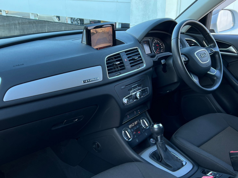 アウディ Q3 中古車