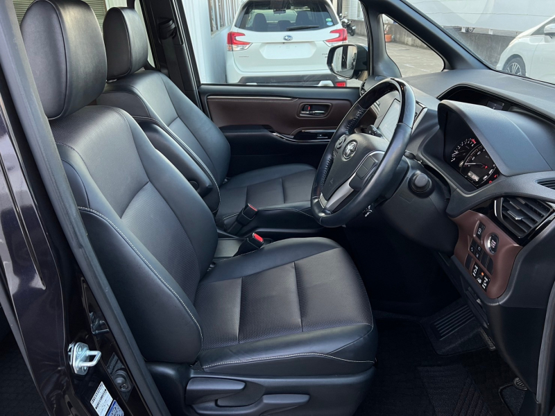 トヨタ エスクァイア 中古車