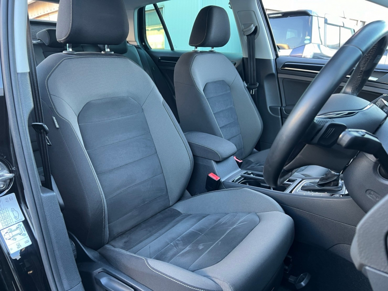 フォルクスワーゲン ゴルフ 中古車