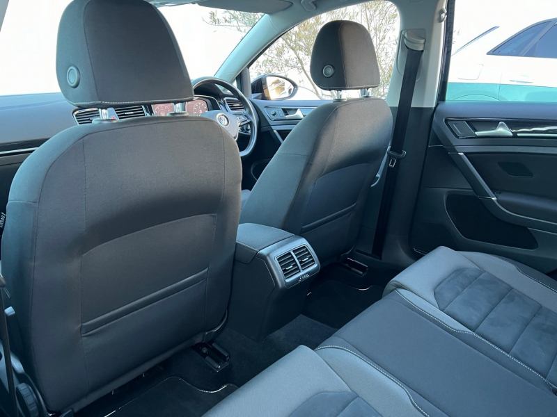 フォルクスワーゲン ゴルフ 中古車