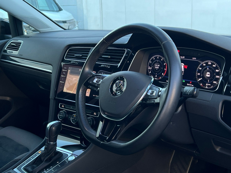 フォルクスワーゲン ゴルフ 中古車