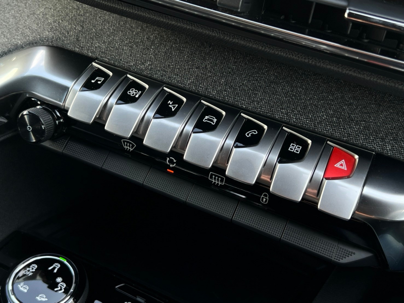 プジョー 3008 中古車