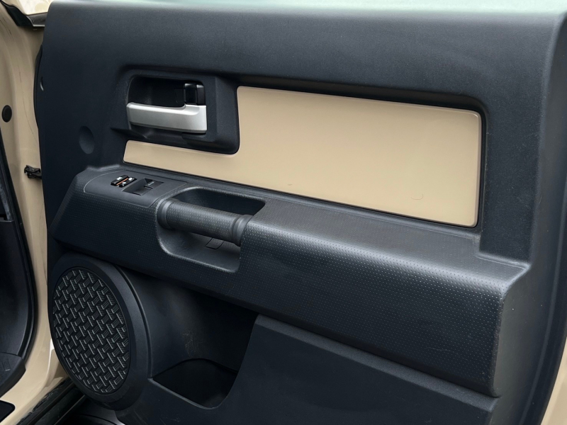 トヨタ FJクルーザー 中古車