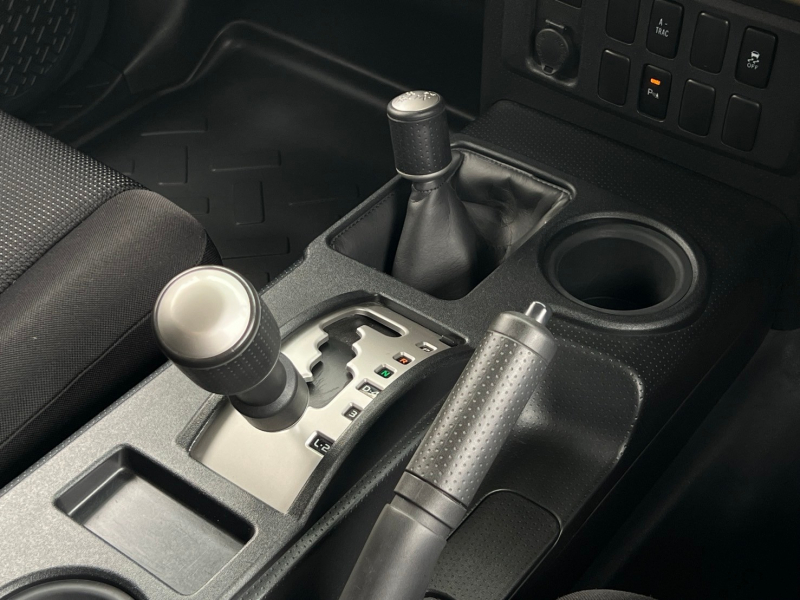 トヨタ FJクルーザー 中古車