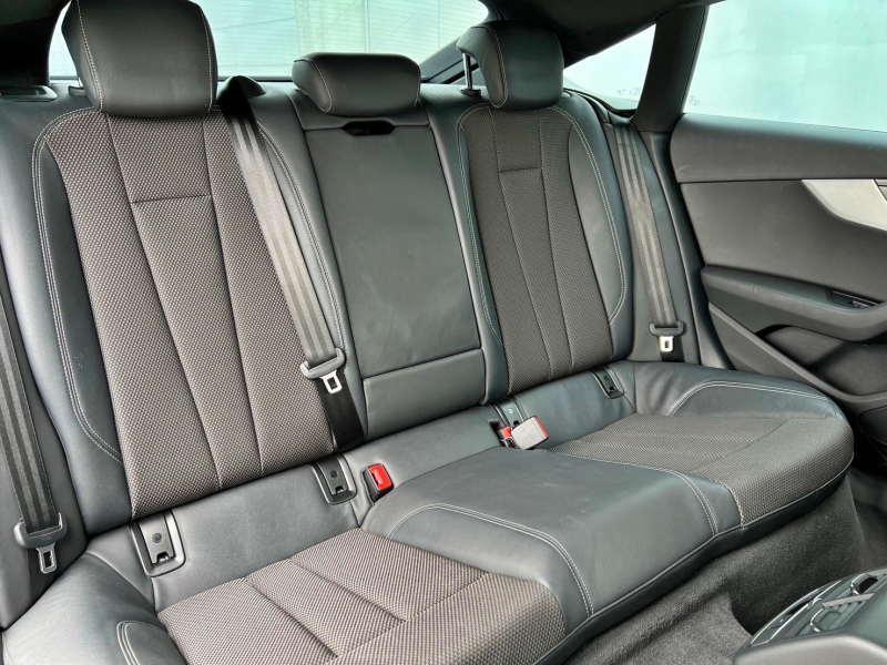 アウディ A5 中古車