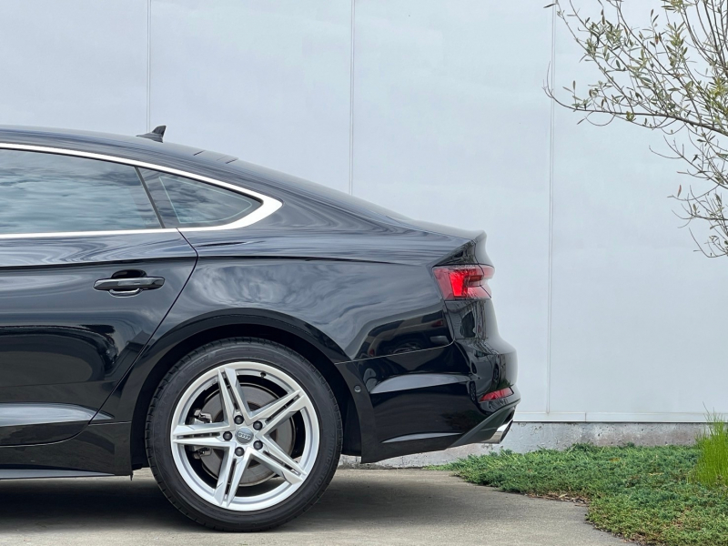 アウディ A5 中古車