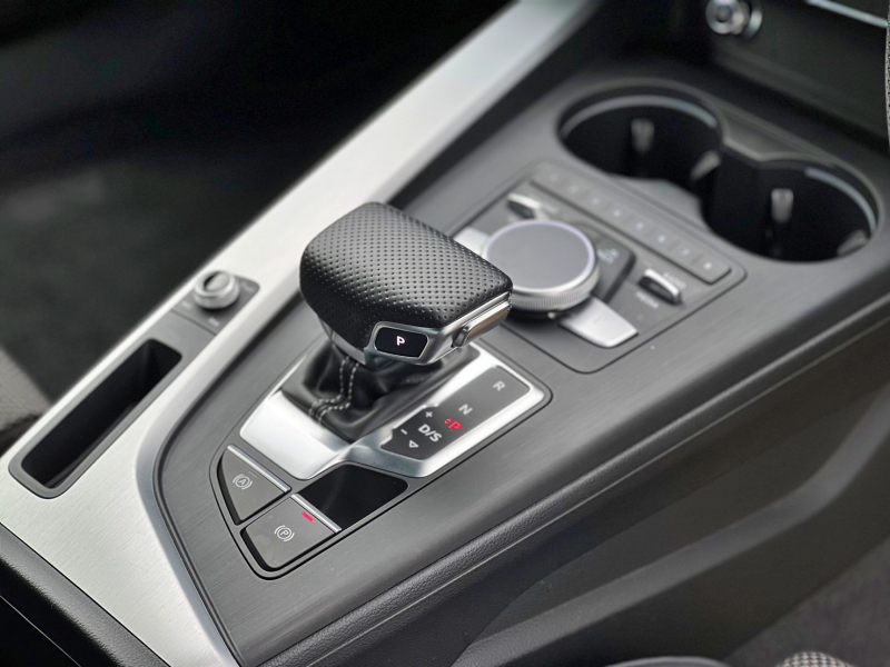 アウディ A5 中古車