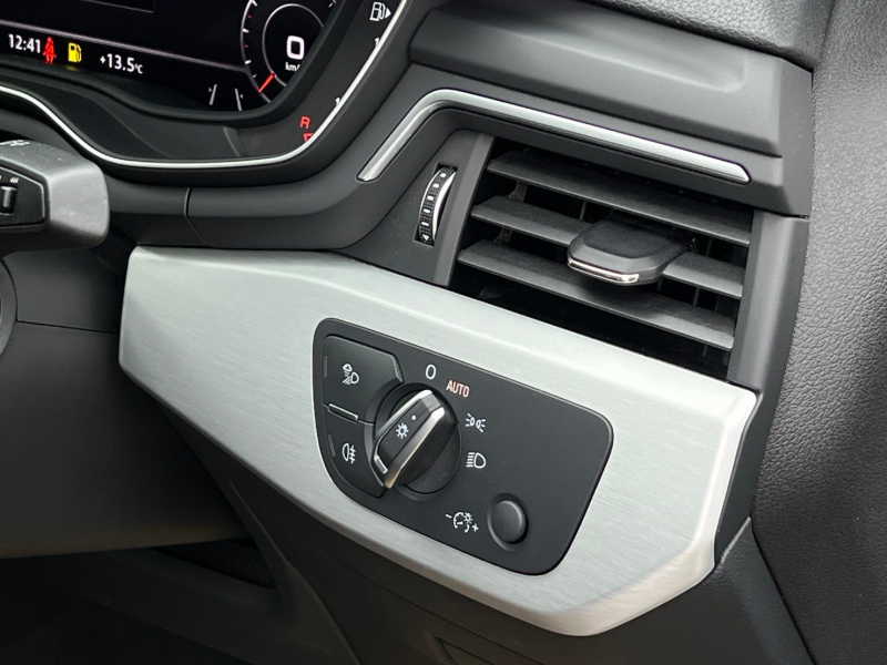 アウディ A5 中古車