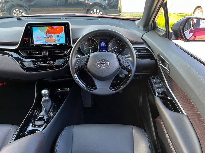 トヨタ C-HR 中古車