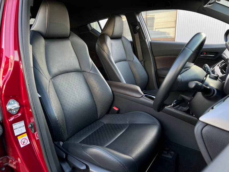 トヨタ C-HR 中古車