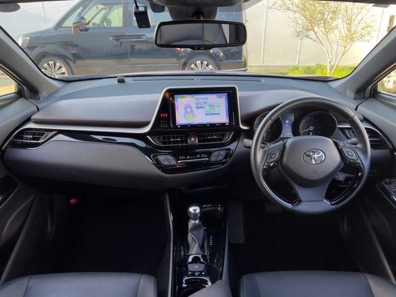 トヨタ C-HR 中古車