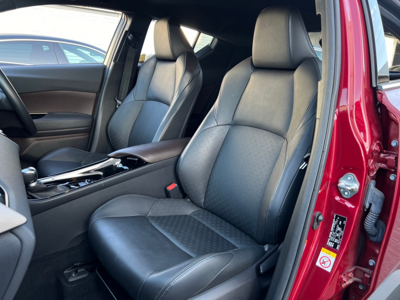 トヨタ C-HR 中古車