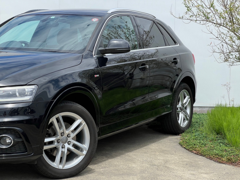 アウディ Q3 中古車