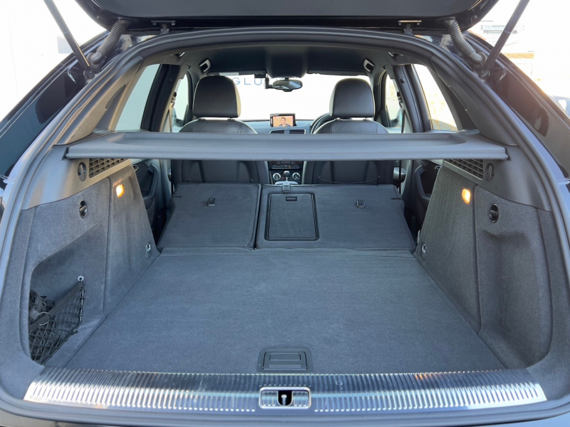アウディ Q3 中古車