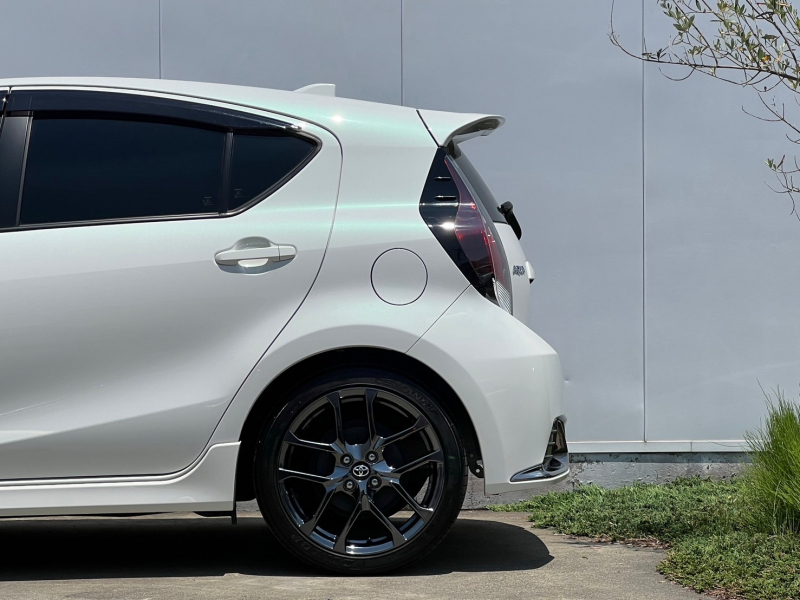 トヨタ アクア 中古車