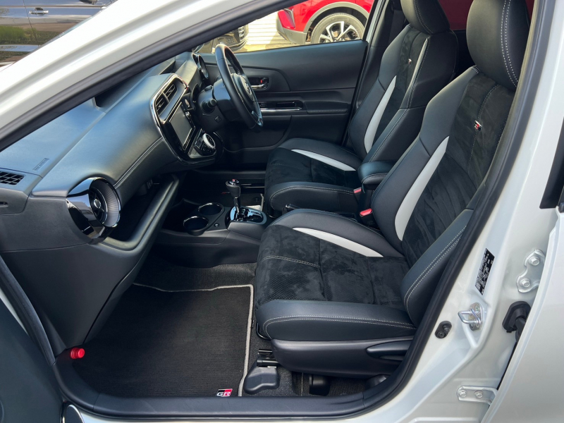 トヨタ アクア 中古車