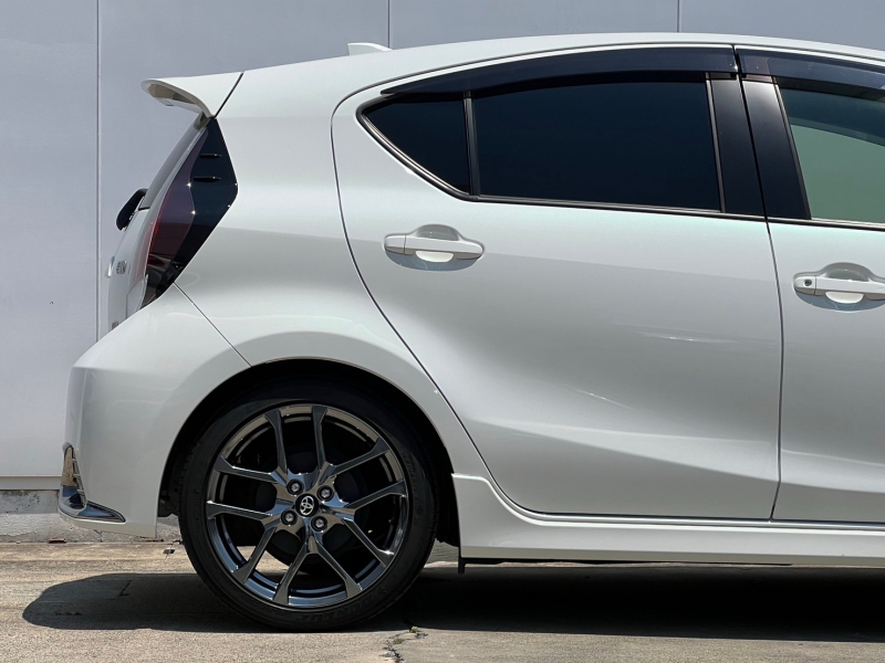 トヨタ アクア 中古車