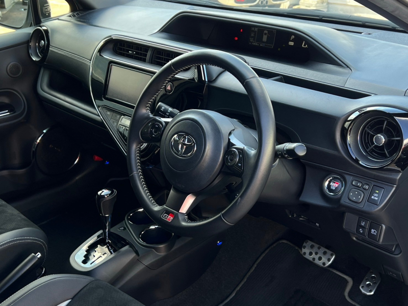 トヨタ アクア 中古車