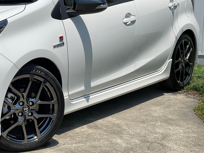 トヨタ アクア 中古車