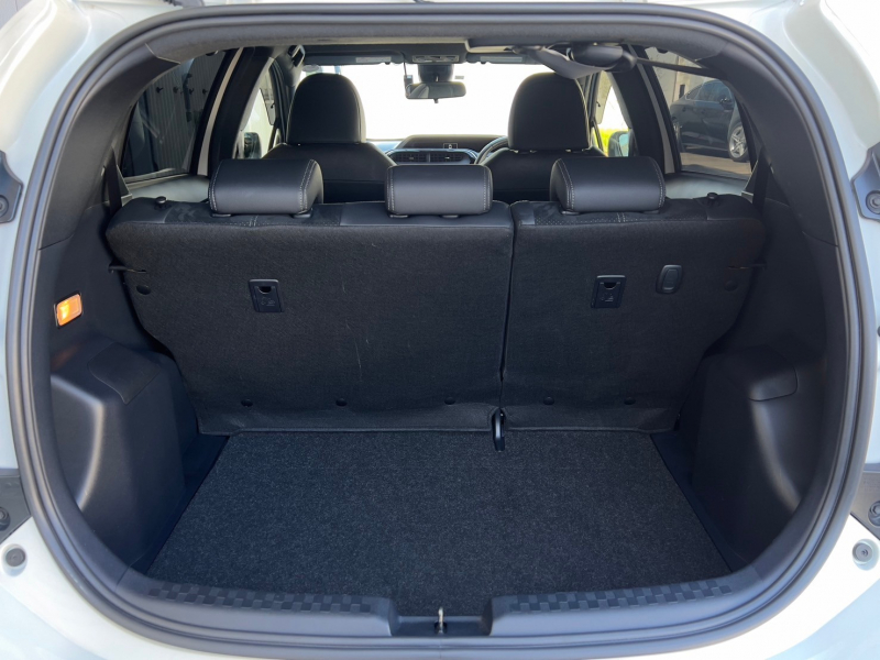 トヨタ アクア 中古車