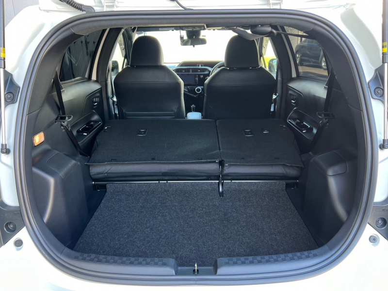 トヨタ アクア 中古車