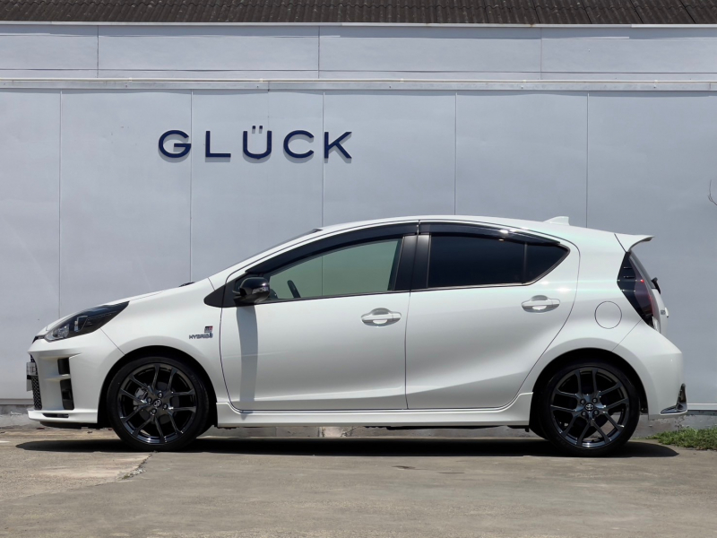 トヨタ アクア 中古車