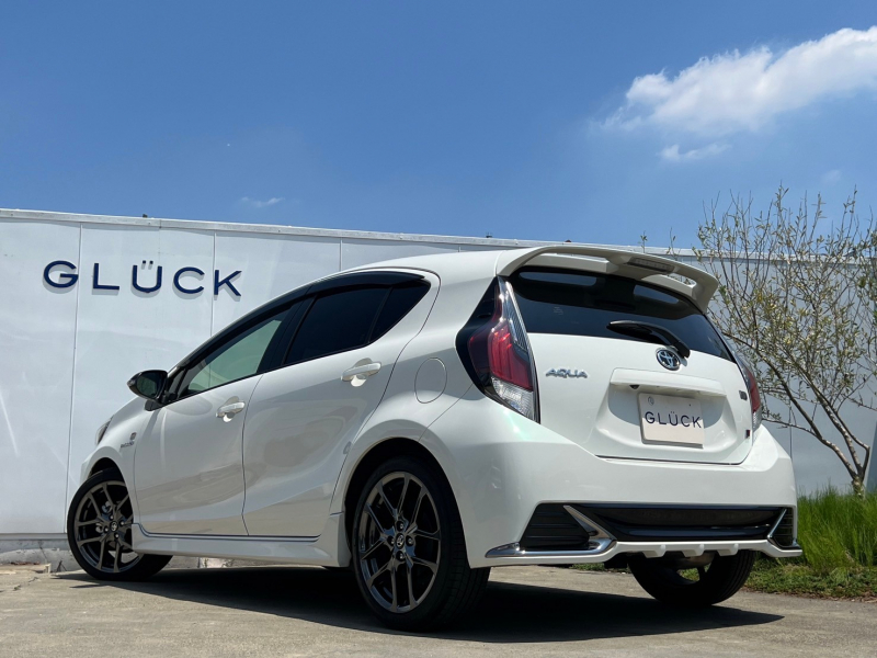 トヨタ アクア 中古車