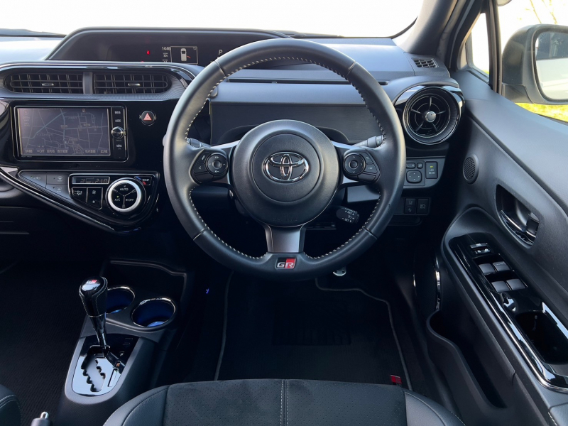 トヨタ アクア 中古車