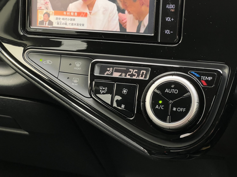 トヨタ アクア 中古車