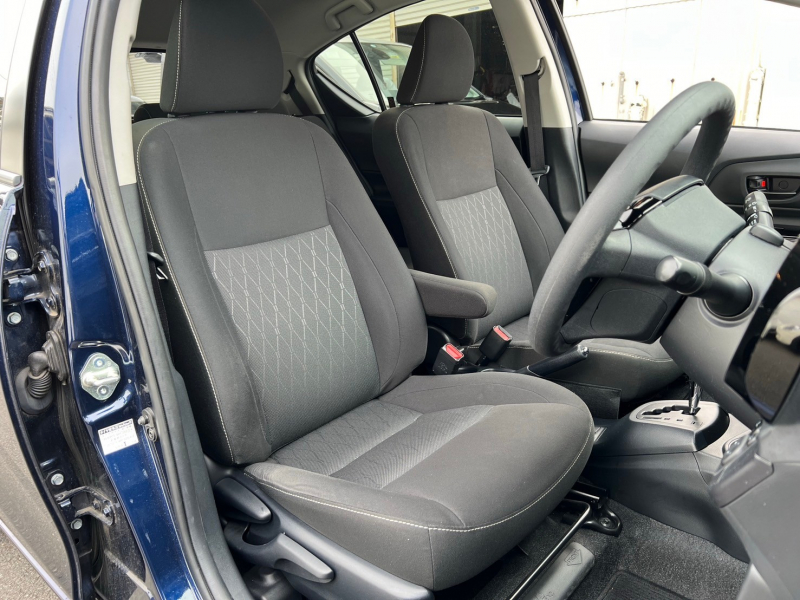 トヨタ アクア 中古車