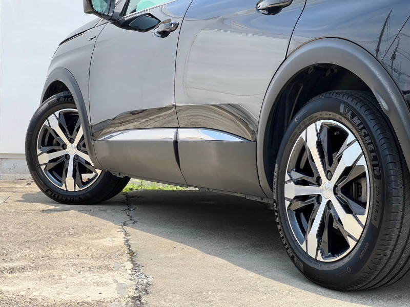 プジョー 3008 中古車