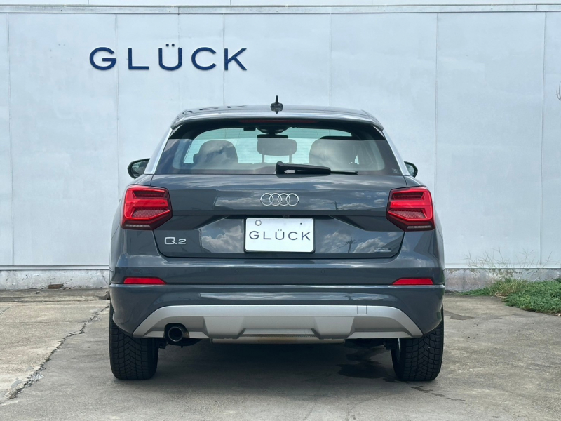 アウディ Q2 中古車
