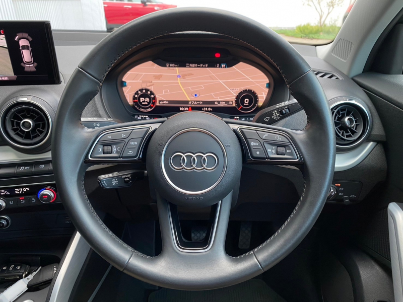 アウディ Q2 中古車