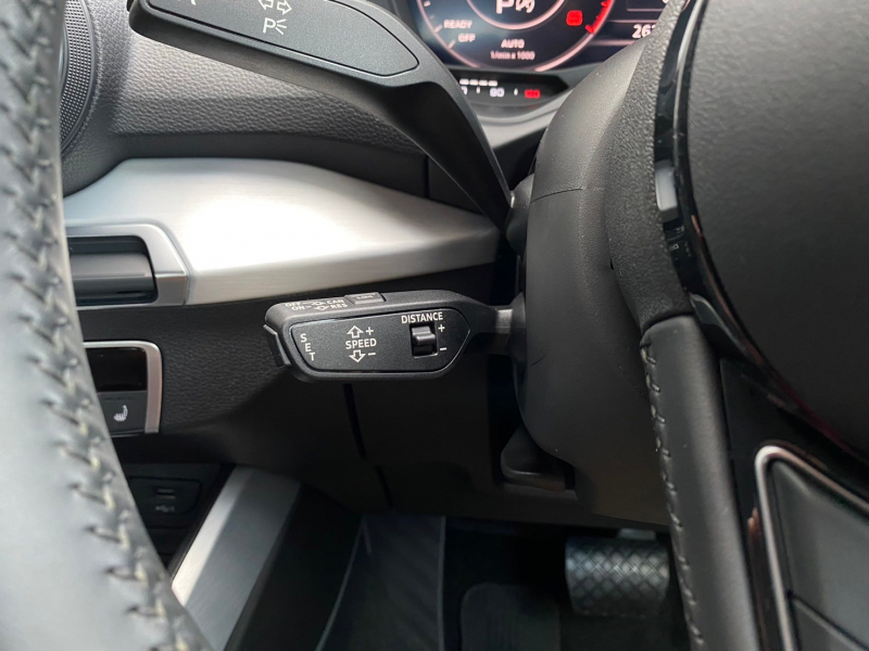 アウディ Q2 中古車