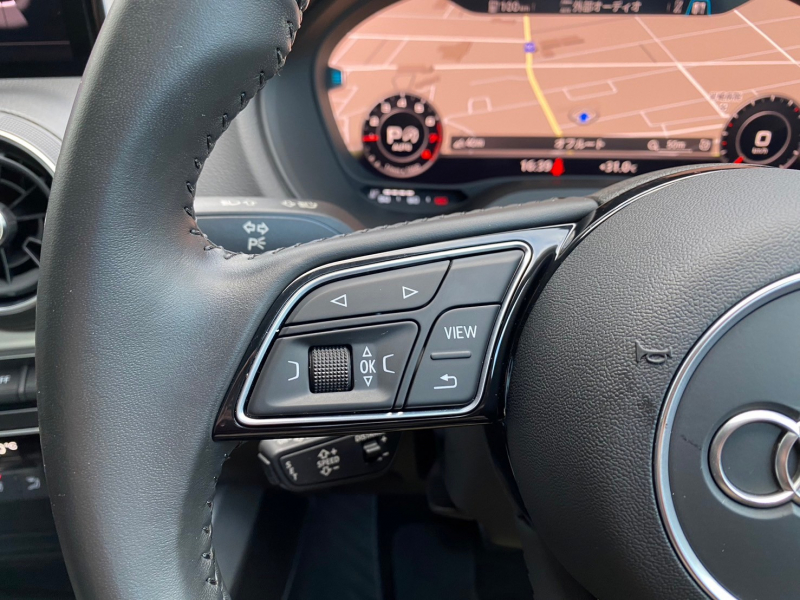 アウディ Q2 中古車