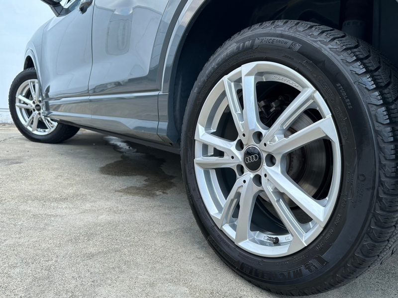 アウディ Q2 中古車