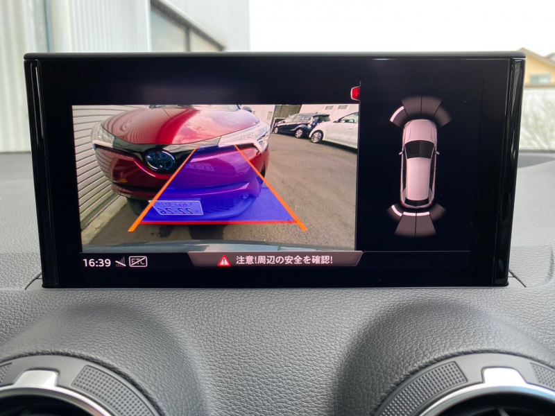 アウディ Q2 中古車