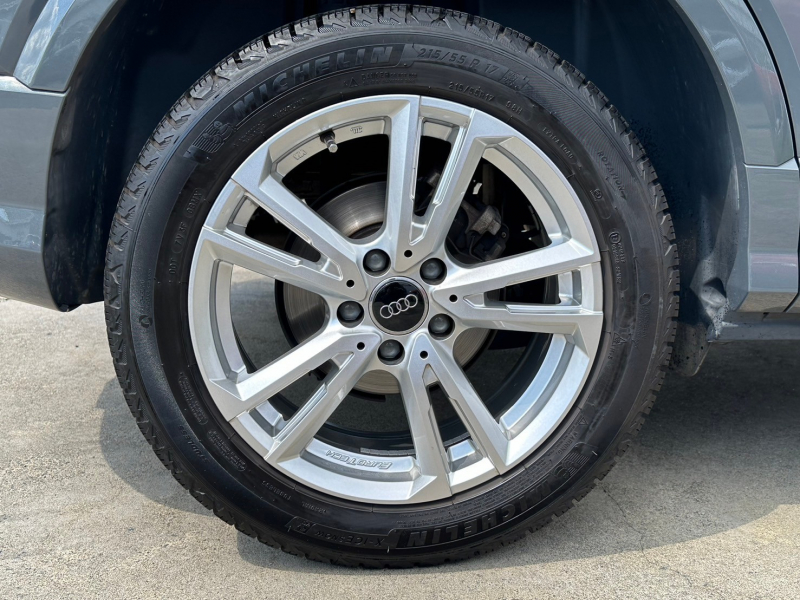 アウディ Q2 中古車