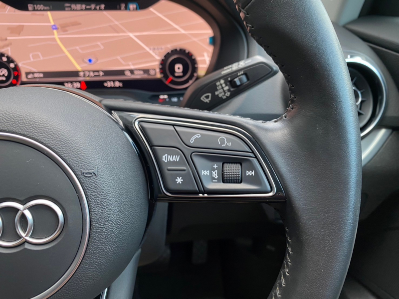 アウディ Q2 中古車