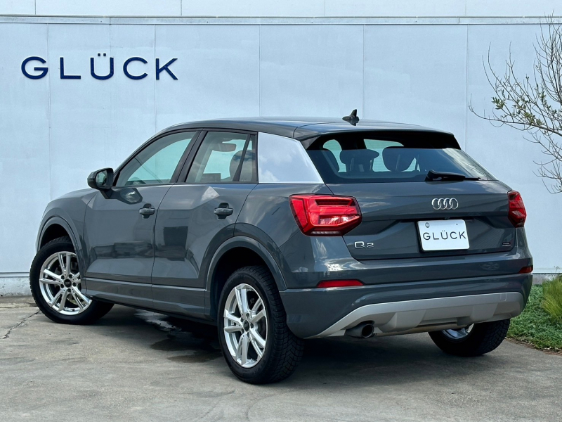 アウディ Q2 中古車