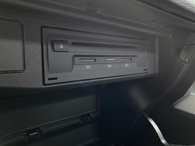 アウディ Q2 中古車