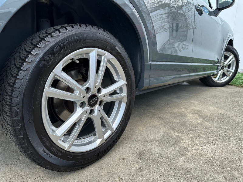 アウディ Q2 中古車