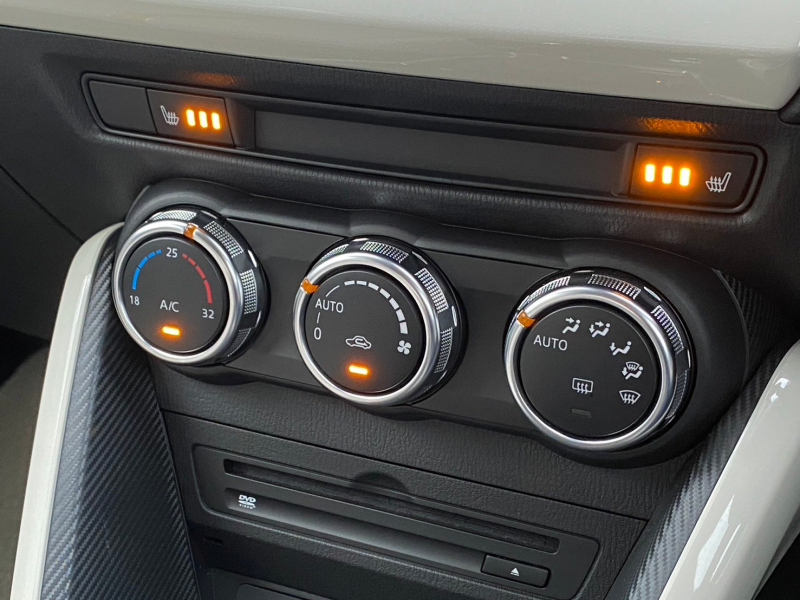 マツダ MAZDA 2 中古車