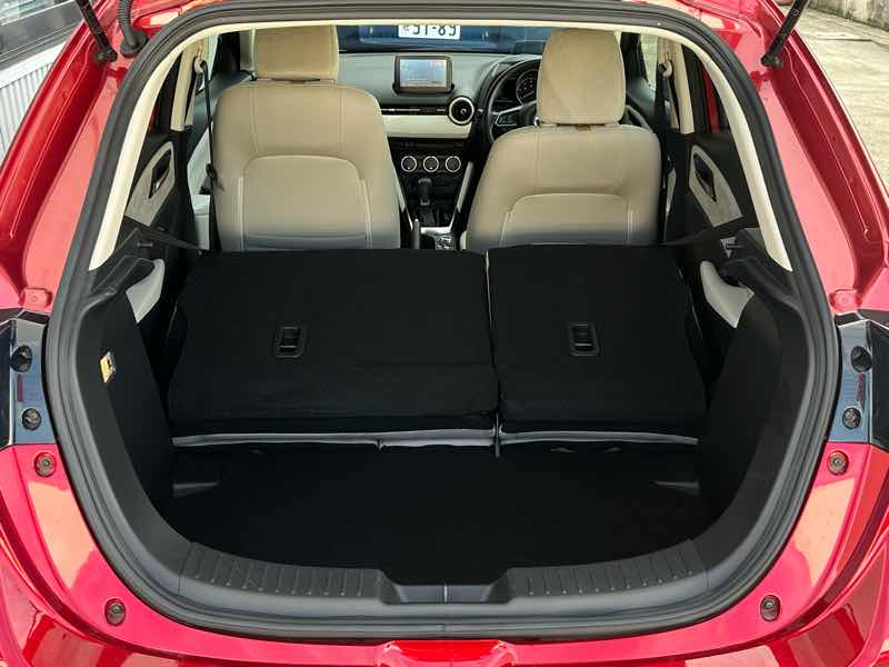 マツダ MAZDA 2 中古車