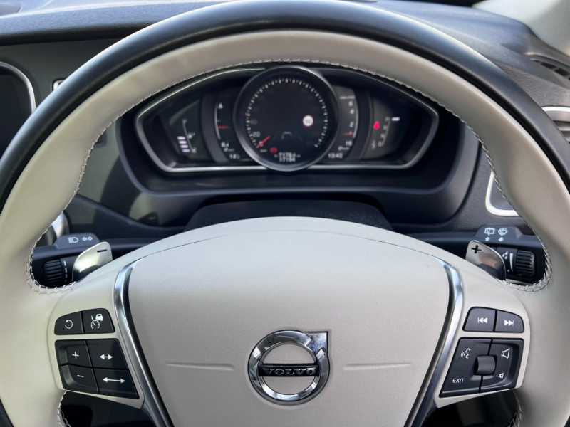 ボルボ V40 中古車