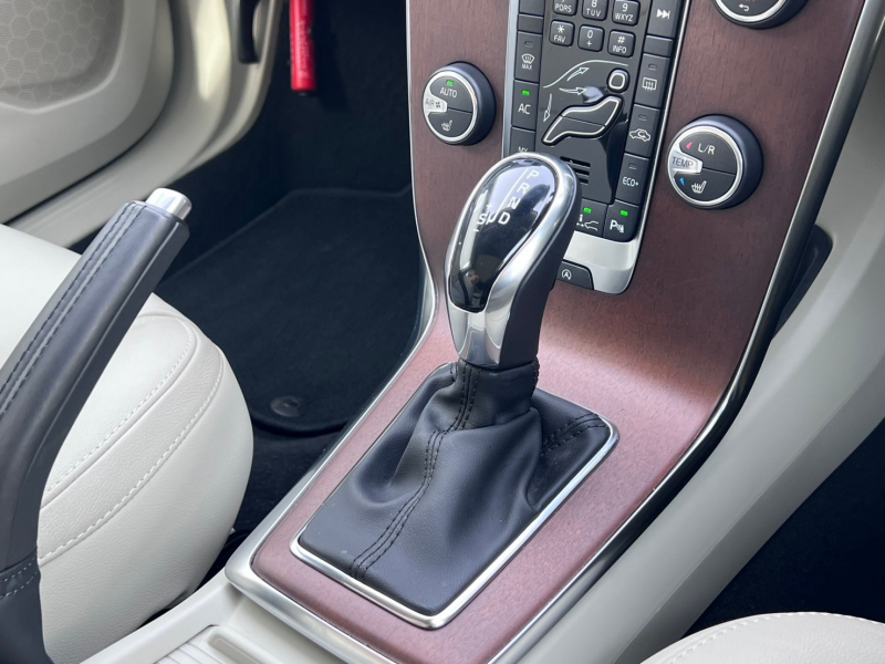 ボルボ V40 中古車