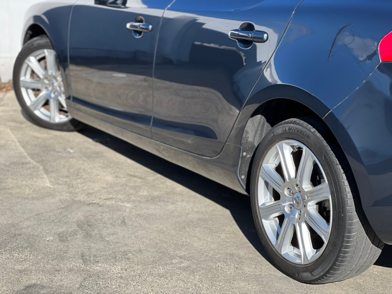 ボルボ V40 中古車