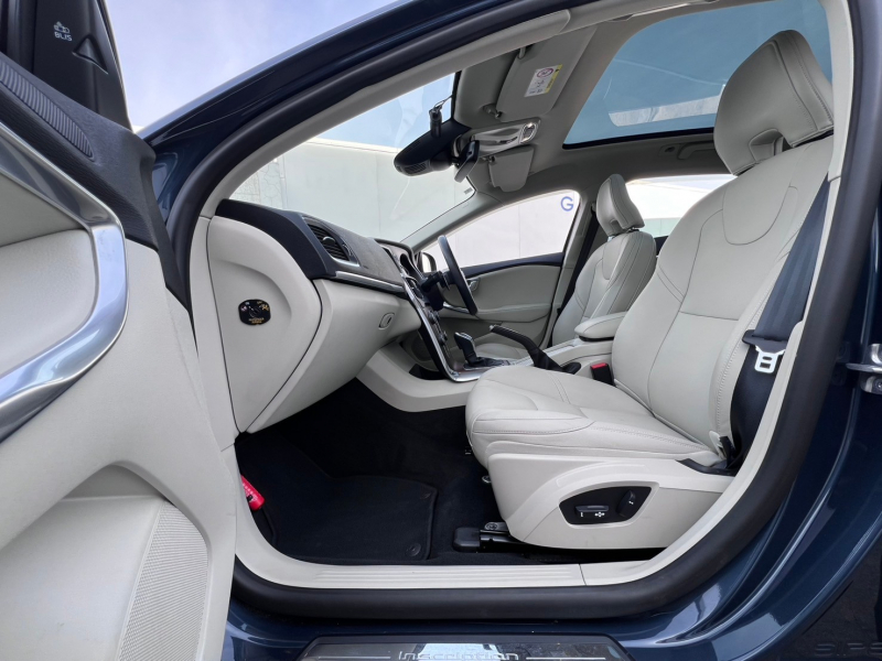 ボルボ V40 中古車