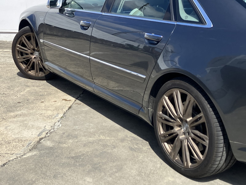 アウディ S8 中古車